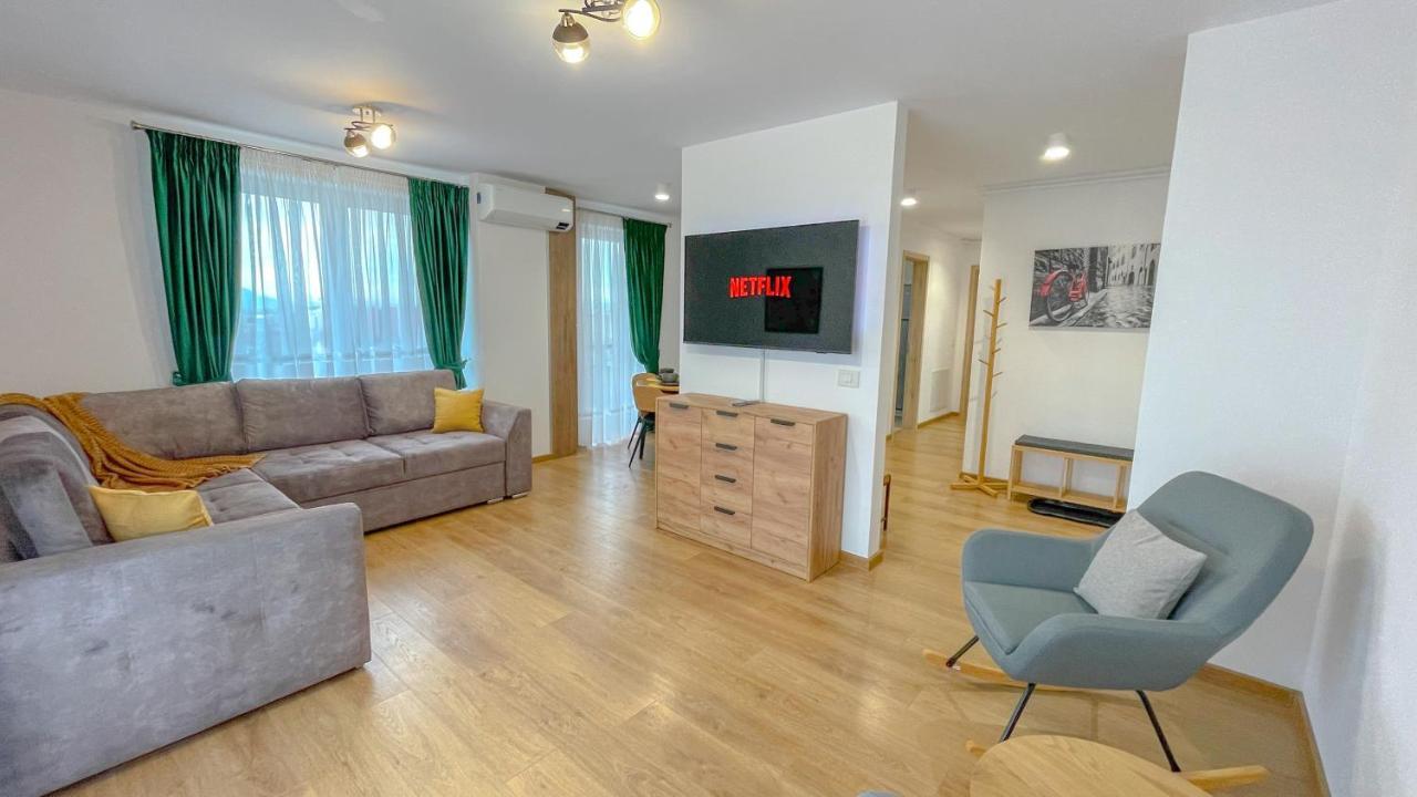 Dreamview Apartment With Private Parking Brassó Kültér fotó